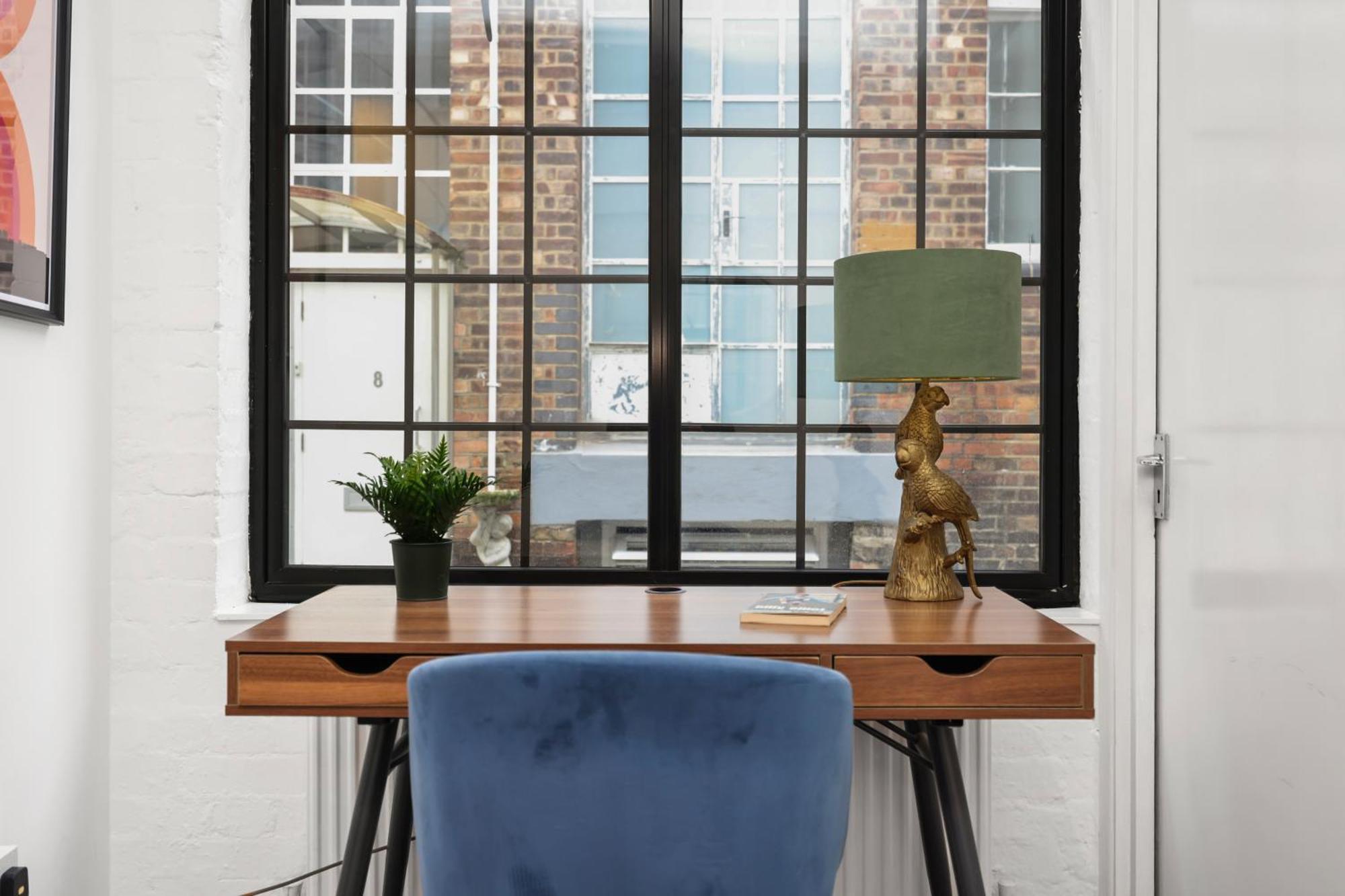 Appartamento Centrally Located Spacious Three Bedroom Short Term & Flexible Renting Hackney With Free Wifi