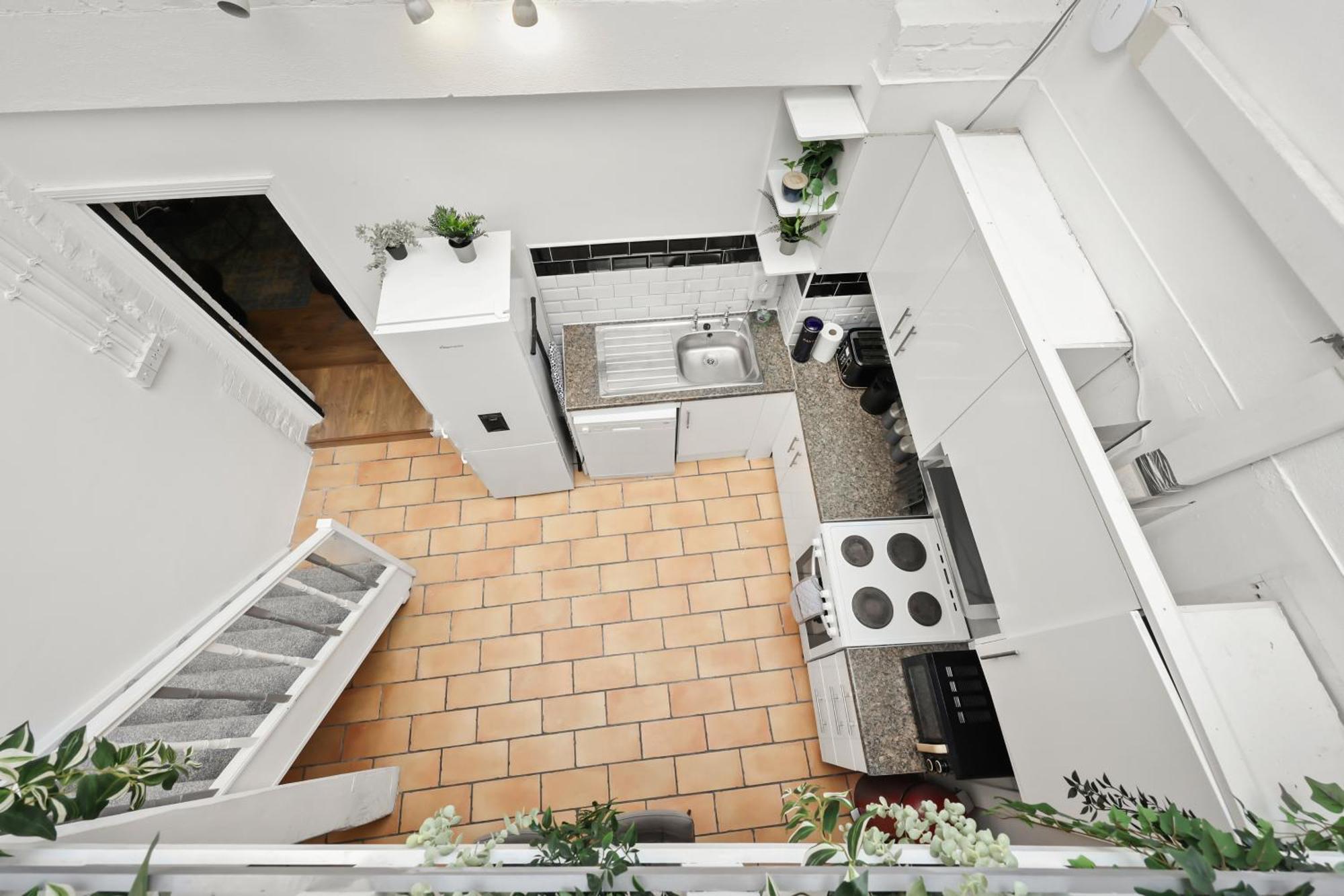 Centrally Located Spacious Three Bedroom Short Term & Flexible Renting Hackney With Free Wifi Londra