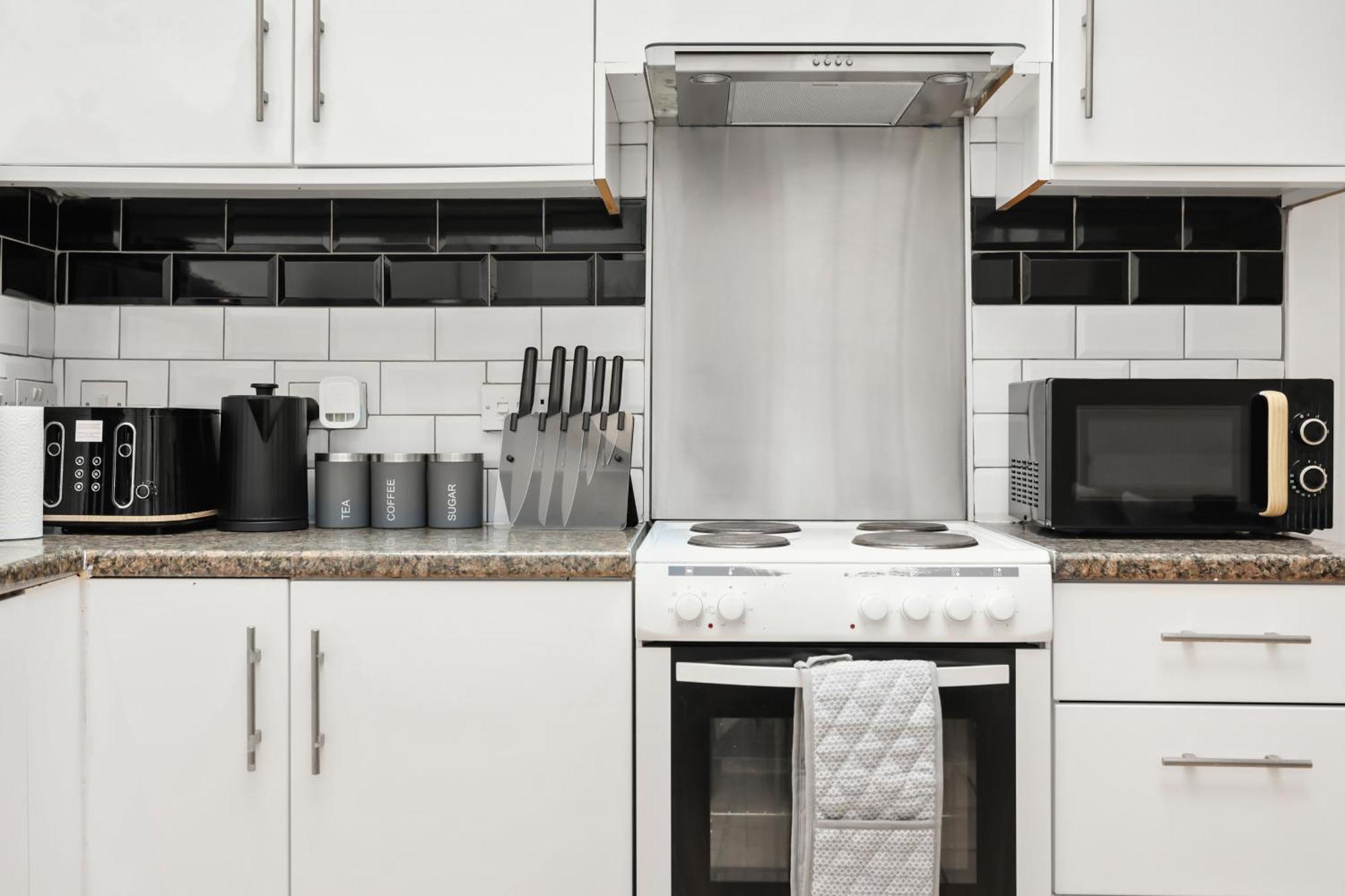 Appartamento Centrally Located Spacious Three Bedroom Short Term & Flexible Renting Hackney With Free Wifi *